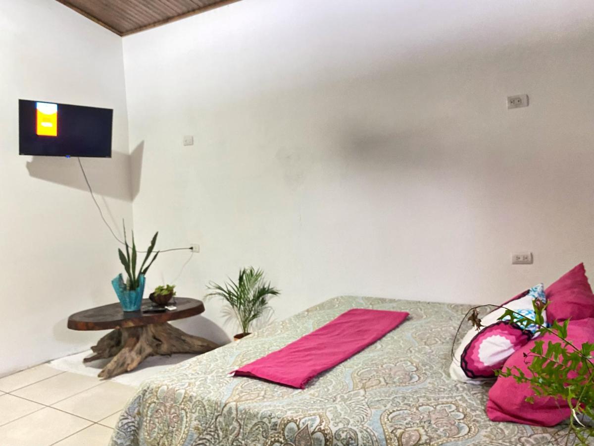 Passiflora'S Apartamento Quepos Exterior foto